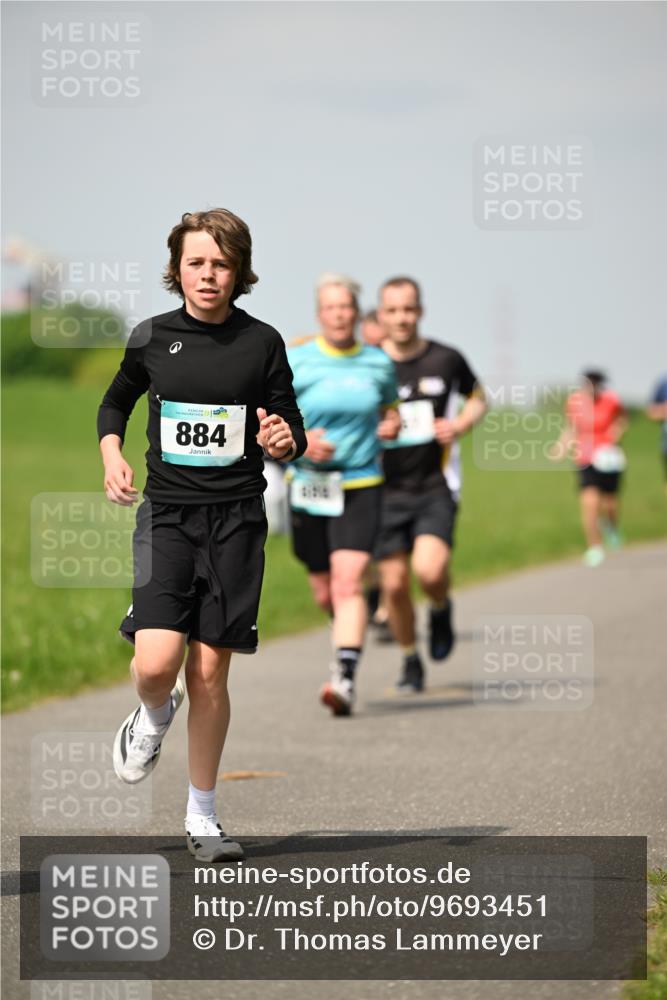 10.05.2026 - 8. Wedeler Halbmarathon Dr. Thomas Lammeyer http://msf.ph/oto/9693451 10.05.2026 11:17:51 Laufen 884 meine-sportfotos.de