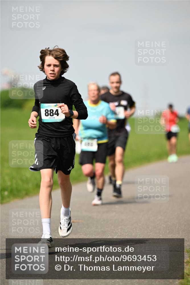 10.05.2026 - 8. Wedeler Halbmarathon Dr. Thomas Lammeyer http://msf.ph/oto/9693453 10.05.2026 11:17:51 Laufen 884 meine-sportfotos.de
