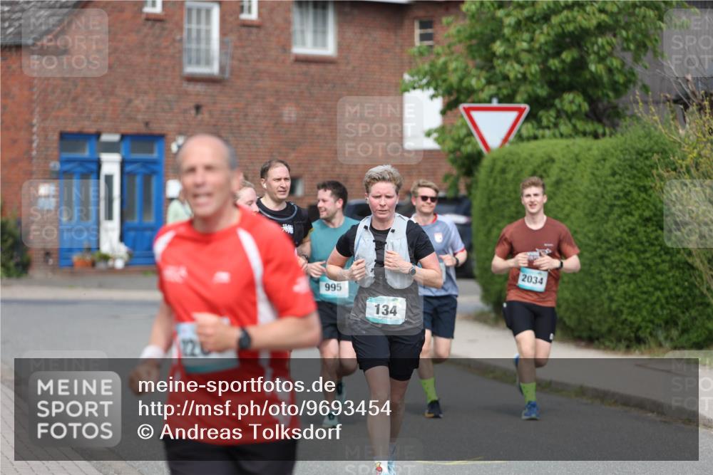 10.05.2026 - 8. Wedeler Halbmarathon Andreas Tolksdorf http://msf.ph/oto/9693454 10.05.2026 10:19:25 Laufen 995, 134, 2034 meine-sportfotos.de