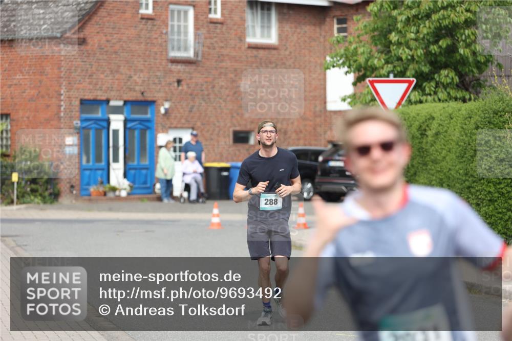 10.05.2026 - 8. Wedeler Halbmarathon Andreas Tolksdorf http://msf.ph/oto/9693492 10.05.2026 10:19:31 Laufen 288 meine-sportfotos.de