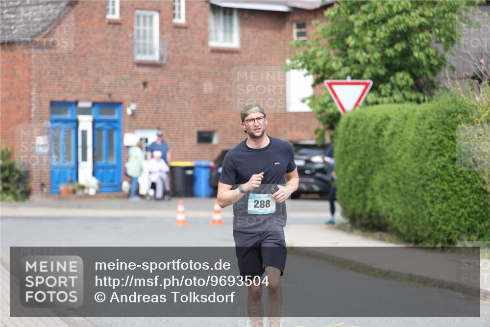10.05.2026 - 8. Wedeler Halbmarathon Andreas Tolksdorf http://msf.ph/oto/9693504 10.05.2026 10:19:32 Laufen 288 meine-sportfotos.de