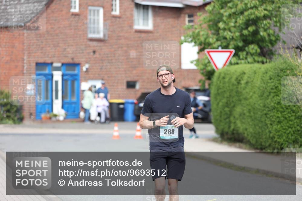 10.05.2026 - 8. Wedeler Halbmarathon Andreas Tolksdorf http://msf.ph/oto/9693512 10.05.2026 10:19:32 Laufen 288 meine-sportfotos.de