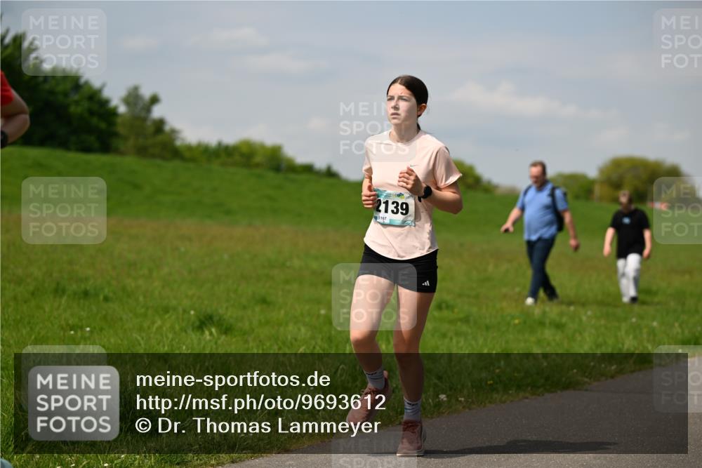 10.05.2026 - 8. Wedeler Halbmarathon Dr. Thomas Lammeyer http://msf.ph/oto/9693612 10.05.2026 11:18:07 Laufen 2139, 8167 meine-sportfotos.de