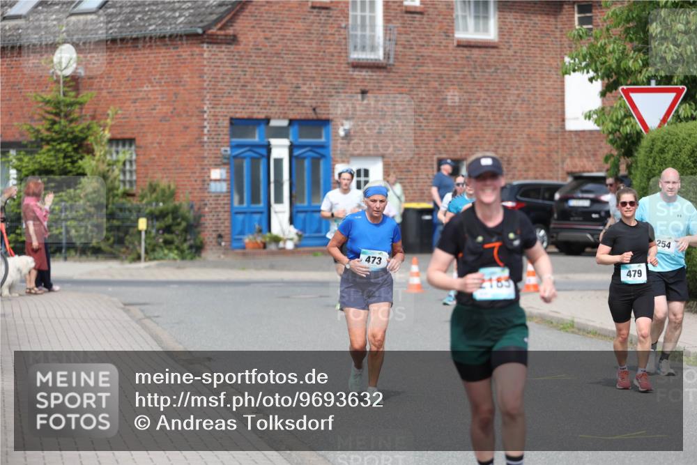 10.05.2026 - 8. Wedeler Halbmarathon Andreas Tolksdorf http://msf.ph/oto/9693632 10.05.2026 10:19:50 Laufen 473, 2185, 479, 254 meine-sportfotos.de