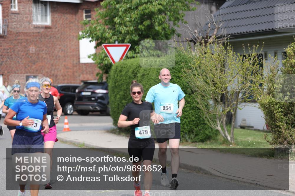 10.05.2026 - 8. Wedeler Halbmarathon Andreas Tolksdorf http://msf.ph/oto/9693652 10.05.2026 10:19:52 Laufen 479, 254, 1111111, 111111 meine-sportfotos.de