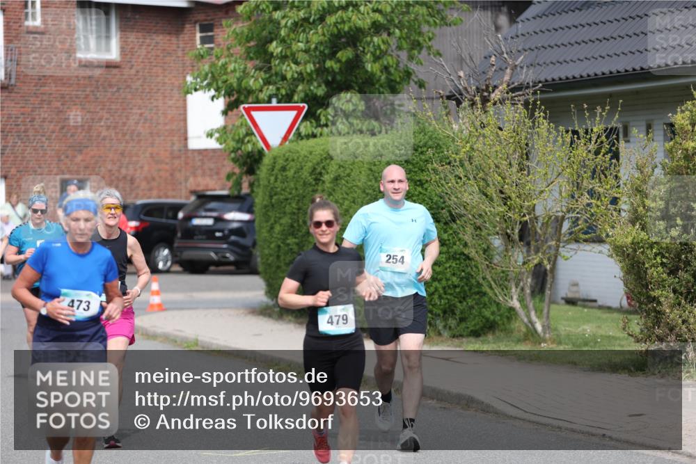 10.05.2026 - 8. Wedeler Halbmarathon Andreas Tolksdorf http://msf.ph/oto/9693653 10.05.2026 10:19:52 Laufen 473, 479, 254, 11111 meine-sportfotos.de