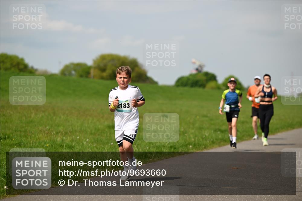 10.05.2026 - 8. Wedeler Halbmarathon Dr. Thomas Lammeyer http://msf.ph/oto/9693660 10.05.2026 11:18:16 Laufen 2183 meine-sportfotos.de