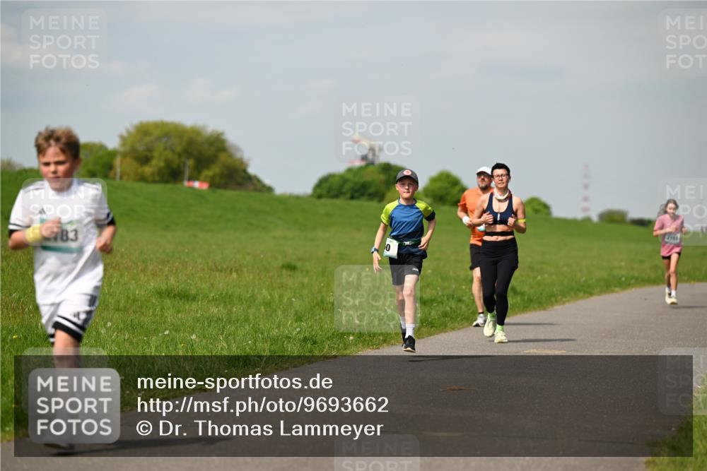10.05.2026 - 8. Wedeler Halbmarathon Dr. Thomas Lammeyer http://msf.ph/oto/9693662 10.05.2026 11:18:17 Laufen 783, 2151 meine-sportfotos.de