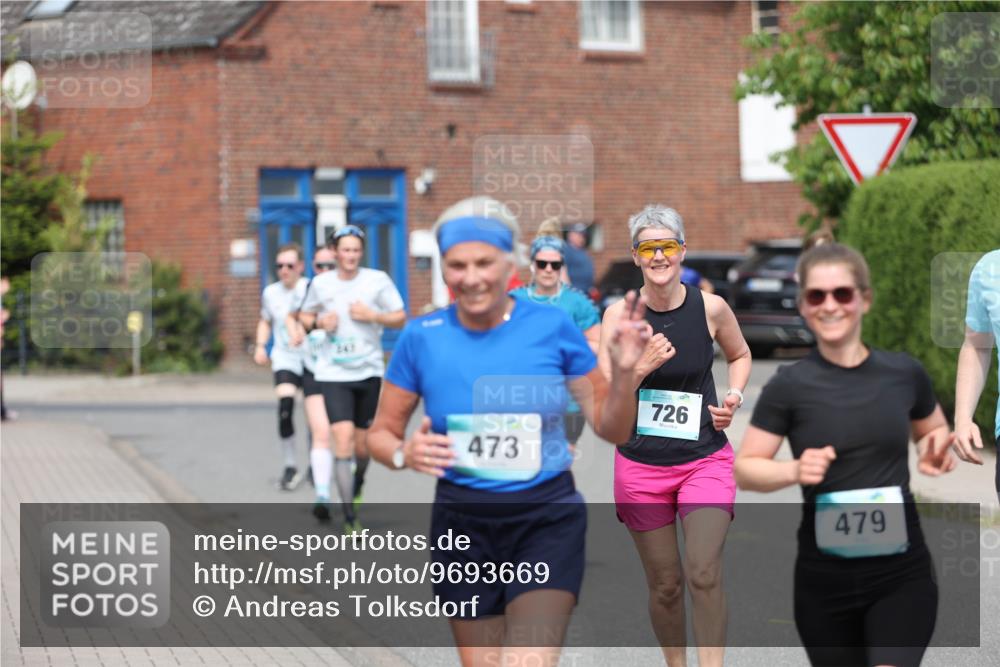 10.05.2026 - 8. Wedeler Halbmarathon Andreas Tolksdorf http://msf.ph/oto/9693669 10.05.2026 10:19:54 Laufen 243, 473, 726, 479 meine-sportfotos.de