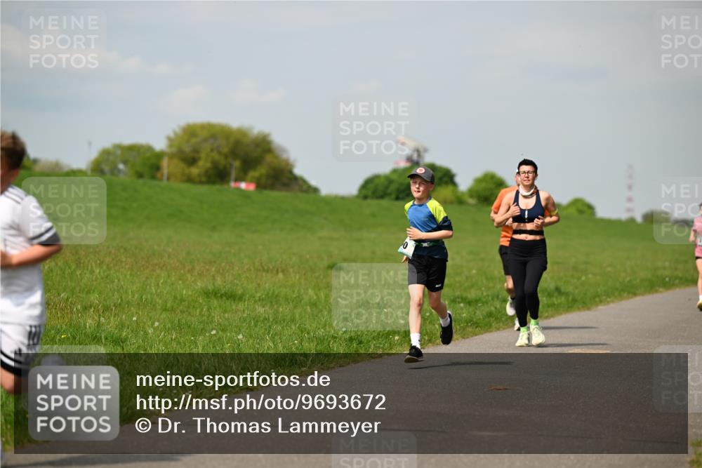 10.05.2026 - 8. Wedeler Halbmarathon Dr. Thomas Lammeyer http://msf.ph/oto/9693672 10.05.2026 11:18:17 Laufen  meine-sportfotos.de