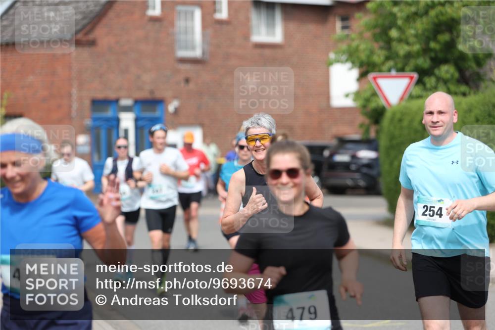 10.05.2026 - 8. Wedeler Halbmarathon Andreas Tolksdorf http://msf.ph/oto/9693674 10.05.2026 10:19:54 Laufen 473, 479, 254 meine-sportfotos.de