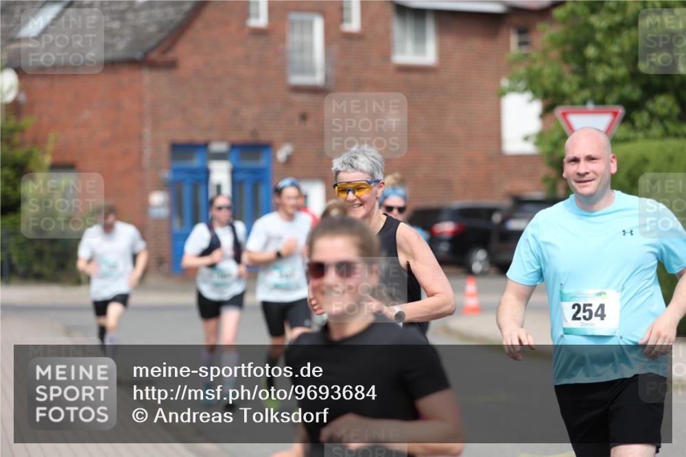 10.05.2026 - 8. Wedeler Halbmarathon Andreas Tolksdorf http://msf.ph/oto/9693684 10.05.2026 10:19:55 Laufen 254 meine-sportfotos.de