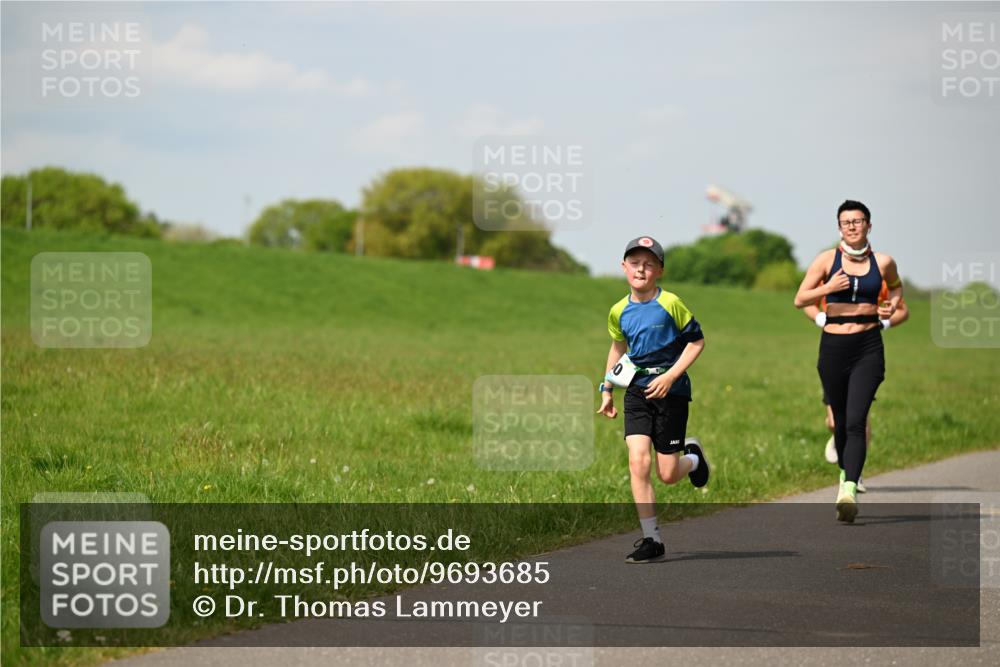10.05.2026 - 8. Wedeler Halbmarathon Dr. Thomas Lammeyer http://msf.ph/oto/9693685 10.05.2026 11:18:18 Laufen  meine-sportfotos.de