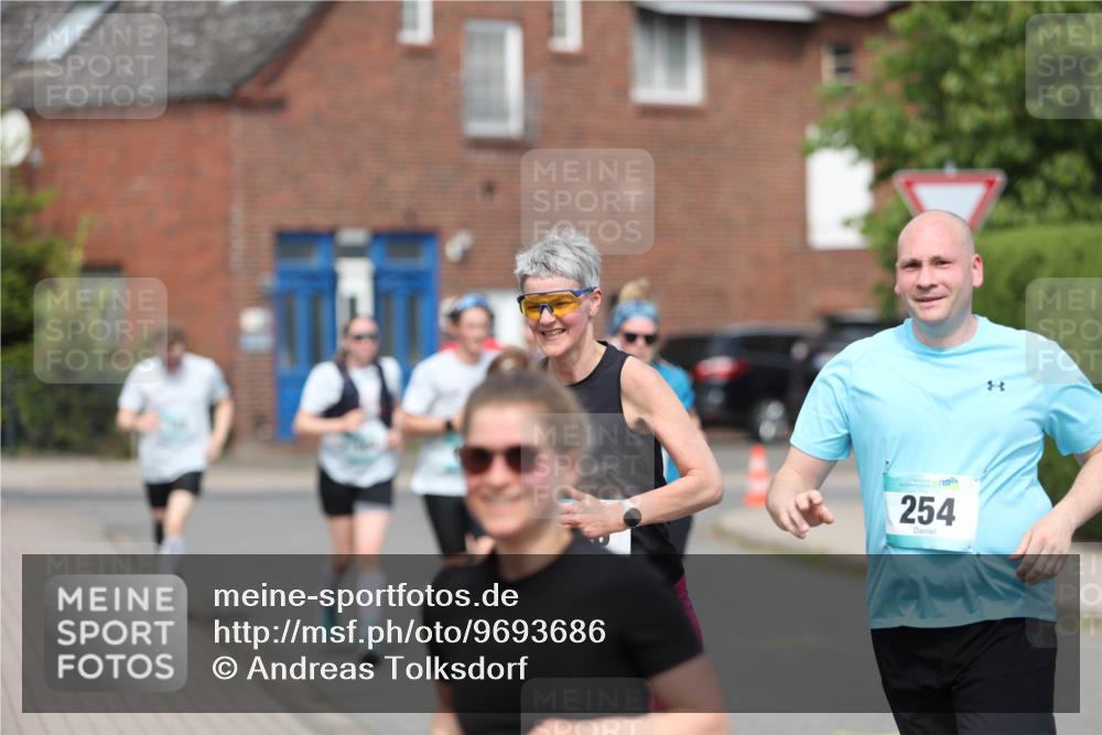 10.05.2026 - 8. Wedeler Halbmarathon Andreas Tolksdorf http://msf.ph/oto/9693686 10.05.2026 10:19:55 Laufen 254 meine-sportfotos.de