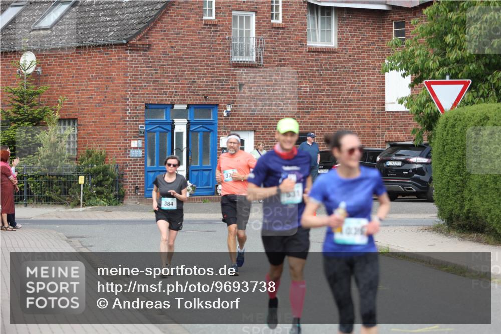 10.05.2026 - 8. Wedeler Halbmarathon Andreas Tolksdorf http://msf.ph/oto/9693738 10.05.2026 10:20:03 Laufen 384, 37, 2670, 1976, 1036 meine-sportfotos.de
