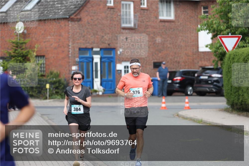 10.05.2026 - 8. Wedeler Halbmarathon Andreas Tolksdorf http://msf.ph/oto/9693764 10.05.2026 10:20:07 Laufen 384, 376 meine-sportfotos.de