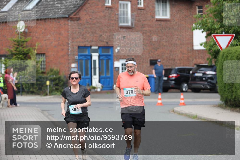 10.05.2026 - 8. Wedeler Halbmarathon Andreas Tolksdorf http://msf.ph/oto/9693769 10.05.2026 10:20:07 Laufen 384, 376 meine-sportfotos.de