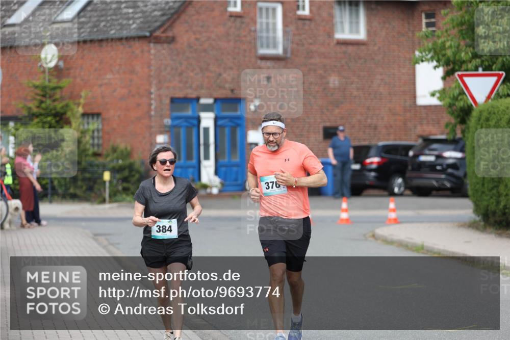 10.05.2026 - 8. Wedeler Halbmarathon Andreas Tolksdorf http://msf.ph/oto/9693774 10.05.2026 10:20:07 Laufen 384, 376 meine-sportfotos.de