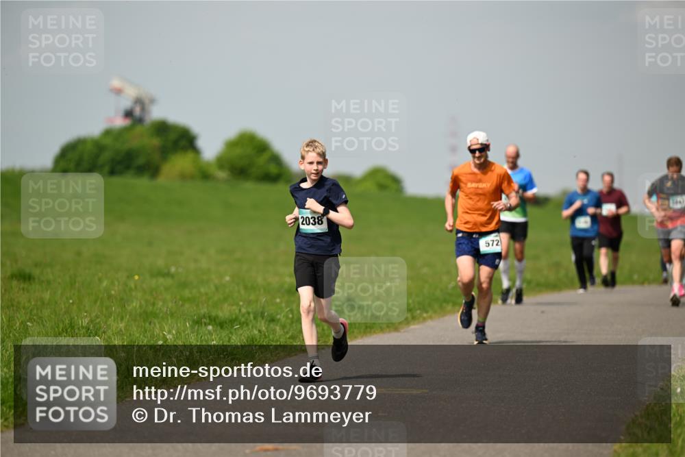 10.05.2026 - 8. Wedeler Halbmarathon Dr. Thomas Lammeyer http://msf.ph/oto/9693779 10.05.2026 11:18:33 Laufen 2038, 572 meine-sportfotos.de