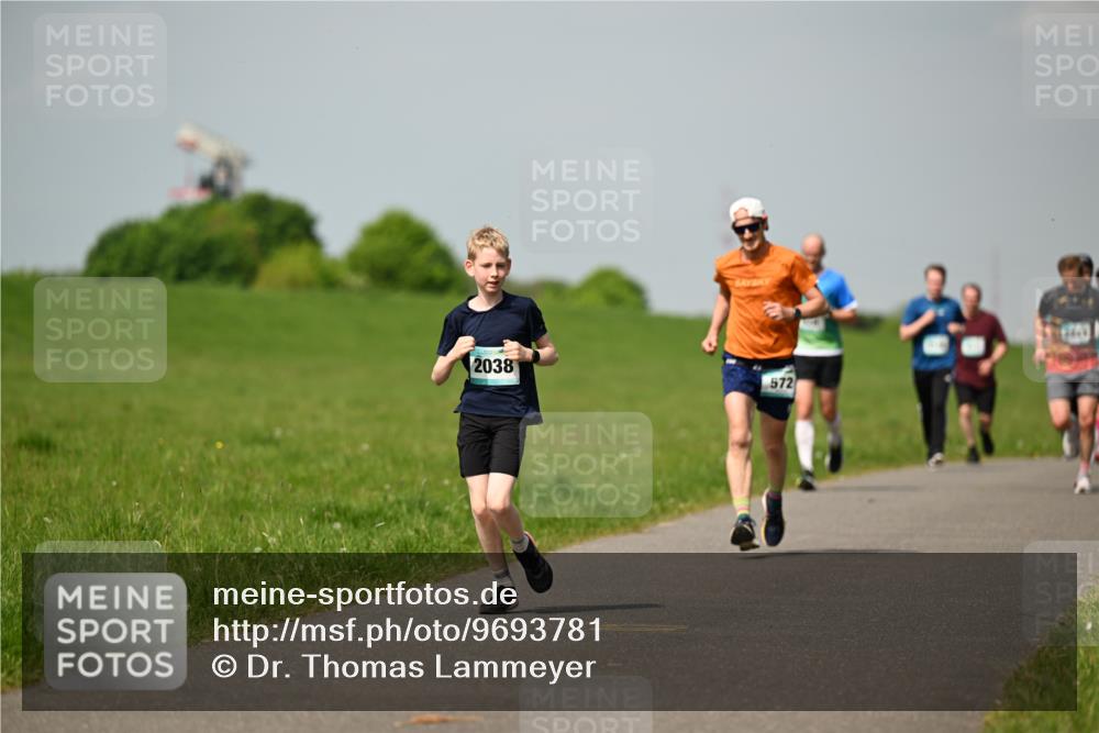 10.05.2026 - 8. Wedeler Halbmarathon Dr. Thomas Lammeyer http://msf.ph/oto/9693781 10.05.2026 11:18:33 Laufen 2038, 572 meine-sportfotos.de