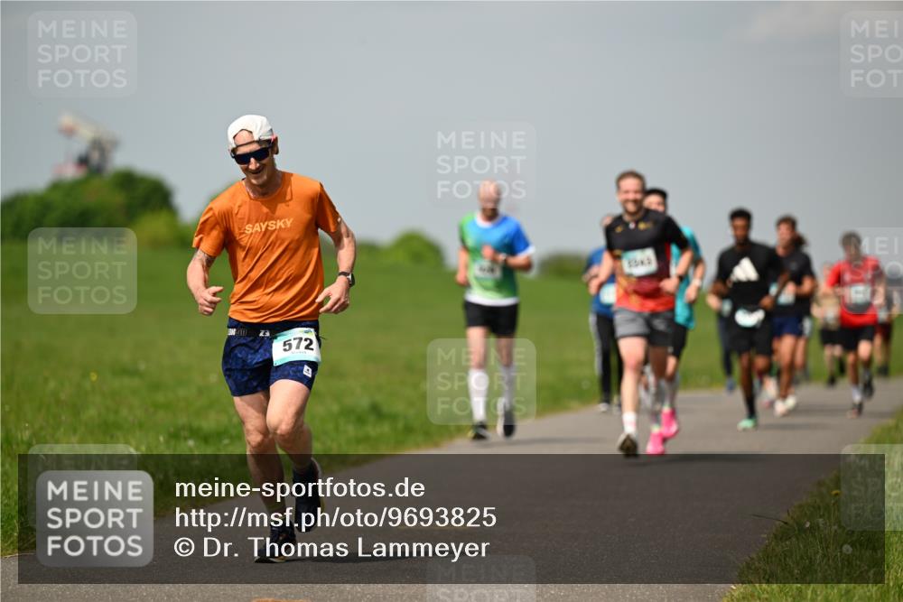 10.05.2026 - 8. Wedeler Halbmarathon Dr. Thomas Lammeyer http://msf.ph/oto/9693825 10.05.2026 11:18:36 Laufen 572 meine-sportfotos.de