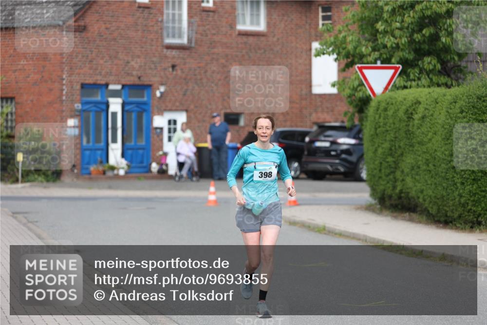 10.05.2026 - 8. Wedeler Halbmarathon Andreas Tolksdorf http://msf.ph/oto/9693855 10.05.2026 10:20:32 Laufen 398 meine-sportfotos.de