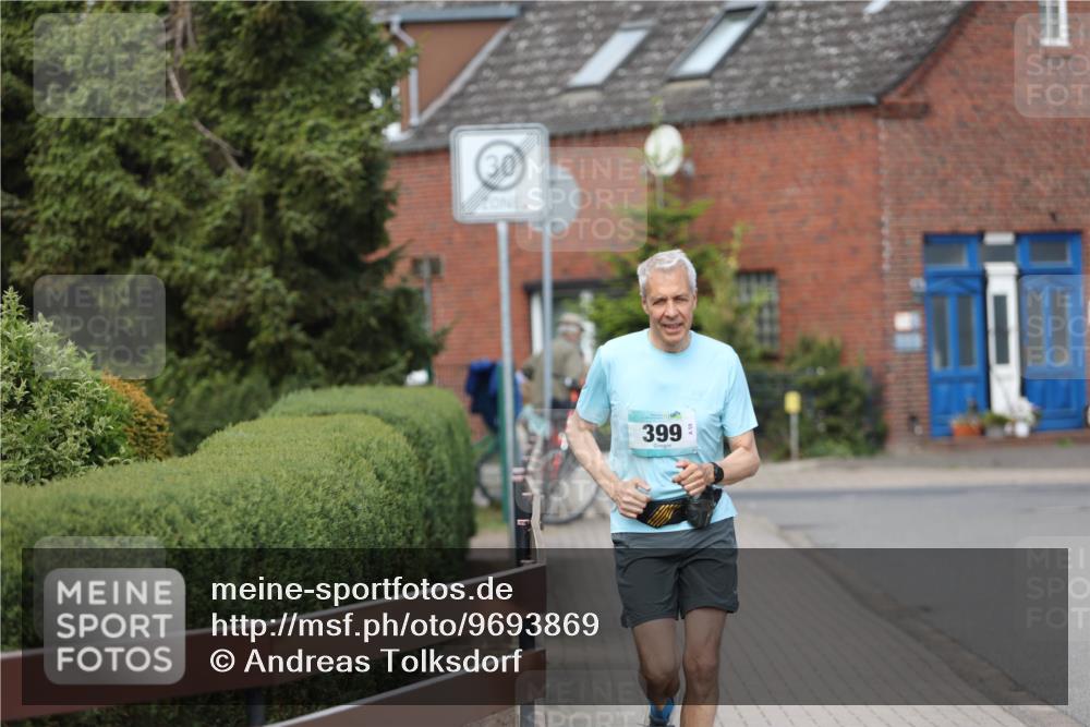 10.05.2026 - 8. Wedeler Halbmarathon Andreas Tolksdorf http://msf.ph/oto/9693869 10.05.2026 10:20:34 Laufen 30, 399 meine-sportfotos.de
