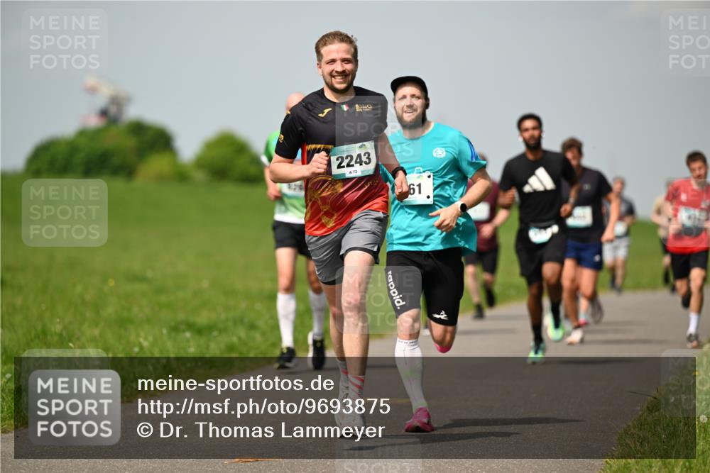 10.05.2026 - 8. Wedeler Halbmarathon Dr. Thomas Lammeyer http://msf.ph/oto/9693875 10.05.2026 11:18:39 Laufen 2243 meine-sportfotos.de