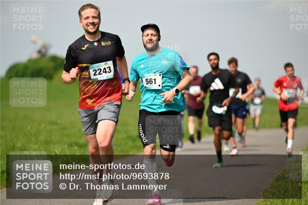 10.05.2026 - 8. Wedeler Halbmarathon Dr. Thomas Lammeyer http://msf.ph/oto/9693878 10.05.2026 11:18:40 Laufen 2243, 561 meine-sportfotos.de