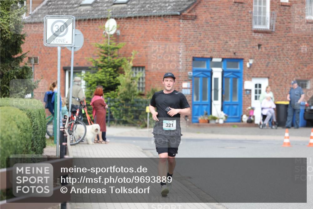 10.05.2026 - 8. Wedeler Halbmarathon Andreas Tolksdorf http://msf.ph/oto/9693889 10.05.2026 10:20:44 Laufen 321 meine-sportfotos.de