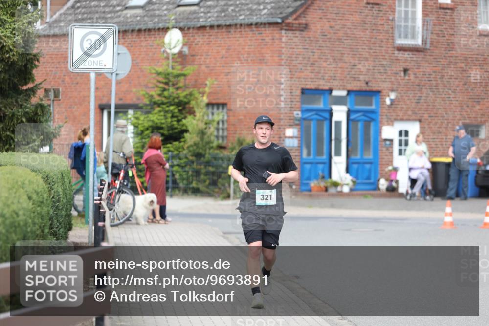 10.05.2026 - 8. Wedeler Halbmarathon Andreas Tolksdorf http://msf.ph/oto/9693891 10.05.2026 10:20:44 Laufen 321 meine-sportfotos.de