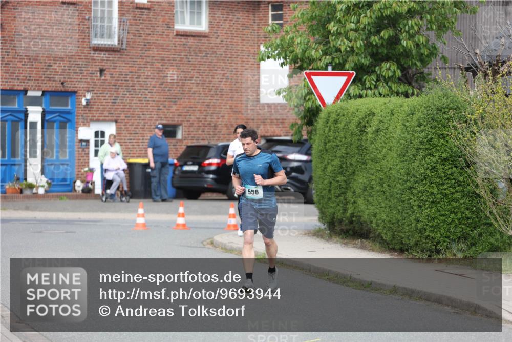 10.05.2026 - 8. Wedeler Halbmarathon Andreas Tolksdorf http://msf.ph/oto/9693944 10.05.2026 10:21:03 Laufen 556 meine-sportfotos.de
