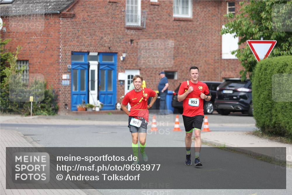 10.05.2026 - 8. Wedeler Halbmarathon Andreas Tolksdorf http://msf.ph/oto/9693977 10.05.2026 10:21:12 Laufen 951, 953 meine-sportfotos.de