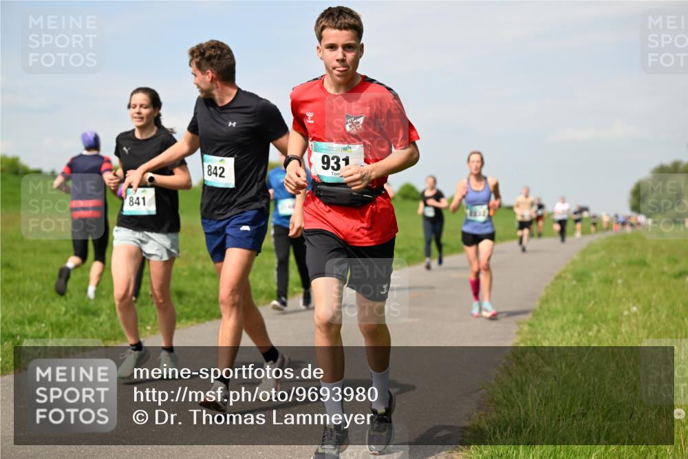 10.05.2026 - 8. Wedeler Halbmarathon Dr. Thomas Lammeyer http://msf.ph/oto/9693980 10.05.2026 11:18:48 Laufen 841, 842, 931 meine-sportfotos.de