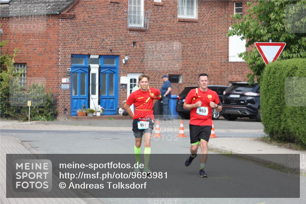 10.05.2026 - 8. Wedeler Halbmarathon Andreas Tolksdorf http://msf.ph/oto/9693981 10.05.2026 10:21:12 Laufen 951, 953 meine-sportfotos.de