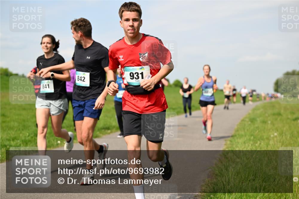 10.05.2026 - 8. Wedeler Halbmarathon Dr. Thomas Lammeyer http://msf.ph/oto/9693982 10.05.2026 11:18:48 Laufen 842, 841, 931 meine-sportfotos.de