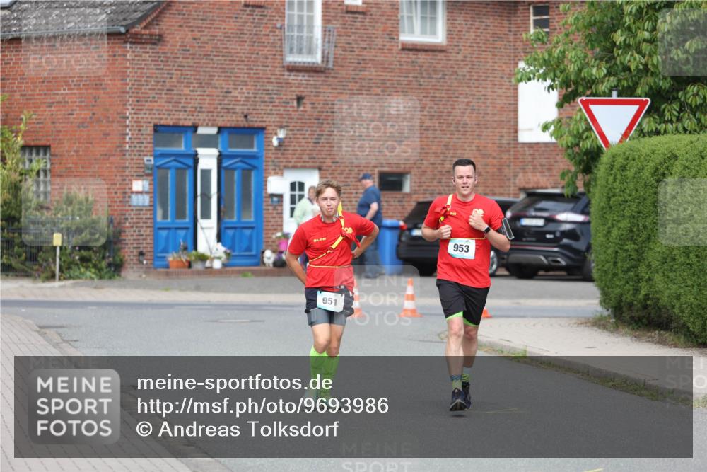 10.05.2026 - 8. Wedeler Halbmarathon Andreas Tolksdorf http://msf.ph/oto/9693986 10.05.2026 10:21:13 Laufen 951, 953 meine-sportfotos.de