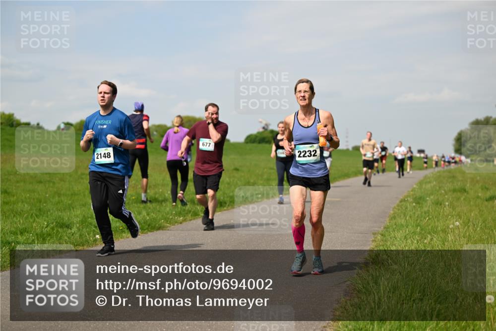 10.05.2026 - 8. Wedeler Halbmarathon Dr. Thomas Lammeyer http://msf.ph/oto/9694002 10.05.2026 11:18:49 Laufen 677, 2148, 2232 meine-sportfotos.de