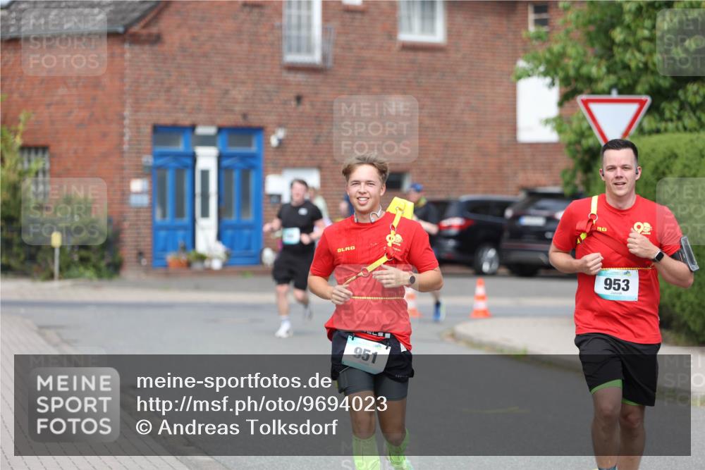 10.05.2026 - 8. Wedeler Halbmarathon Andreas Tolksdorf http://msf.ph/oto/9694023 10.05.2026 10:21:16 Laufen 951, 953 meine-sportfotos.de