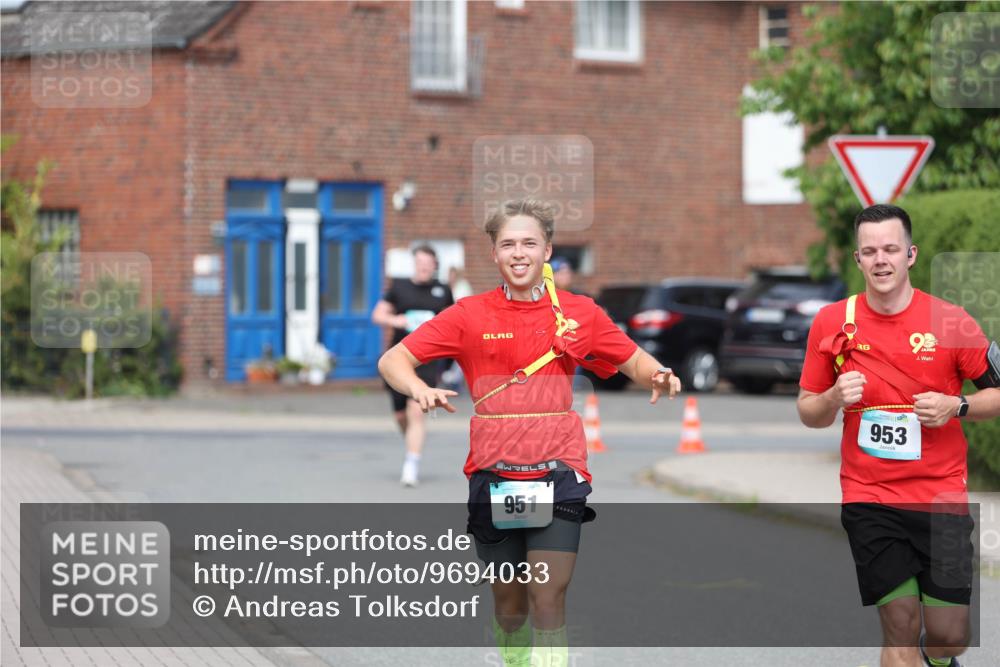 10.05.2026 - 8. Wedeler Halbmarathon Andreas Tolksdorf http://msf.ph/oto/9694033 10.05.2026 10:21:16 Laufen 951, 953 meine-sportfotos.de