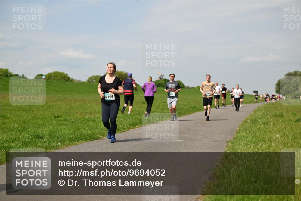 10.05.2026 - 8. Wedeler Halbmarathon Dr. Thomas Lammeyer http://msf.ph/oto/9694052 10.05.2026 11:18:52 Laufen 2071, 115, 2209 meine-sportfotos.de