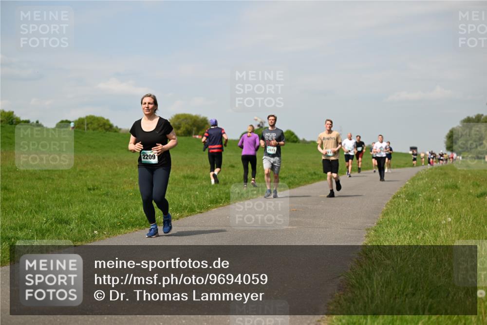 10.05.2026 - 8. Wedeler Halbmarathon Dr. Thomas Lammeyer http://msf.ph/oto/9694059 10.05.2026 11:18:52 Laufen 2209, 2071 meine-sportfotos.de
