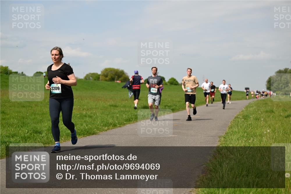 10.05.2026 - 8. Wedeler Halbmarathon Dr. Thomas Lammeyer http://msf.ph/oto/9694069 10.05.2026 11:18:53 Laufen 2209, 2071 meine-sportfotos.de