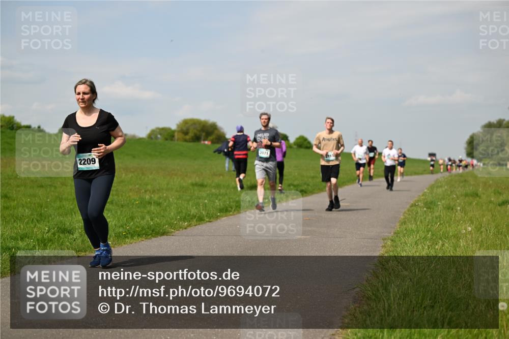 10.05.2026 - 8. Wedeler Halbmarathon Dr. Thomas Lammeyer http://msf.ph/oto/9694072 10.05.2026 11:18:53 Laufen 2209, 2071 meine-sportfotos.de