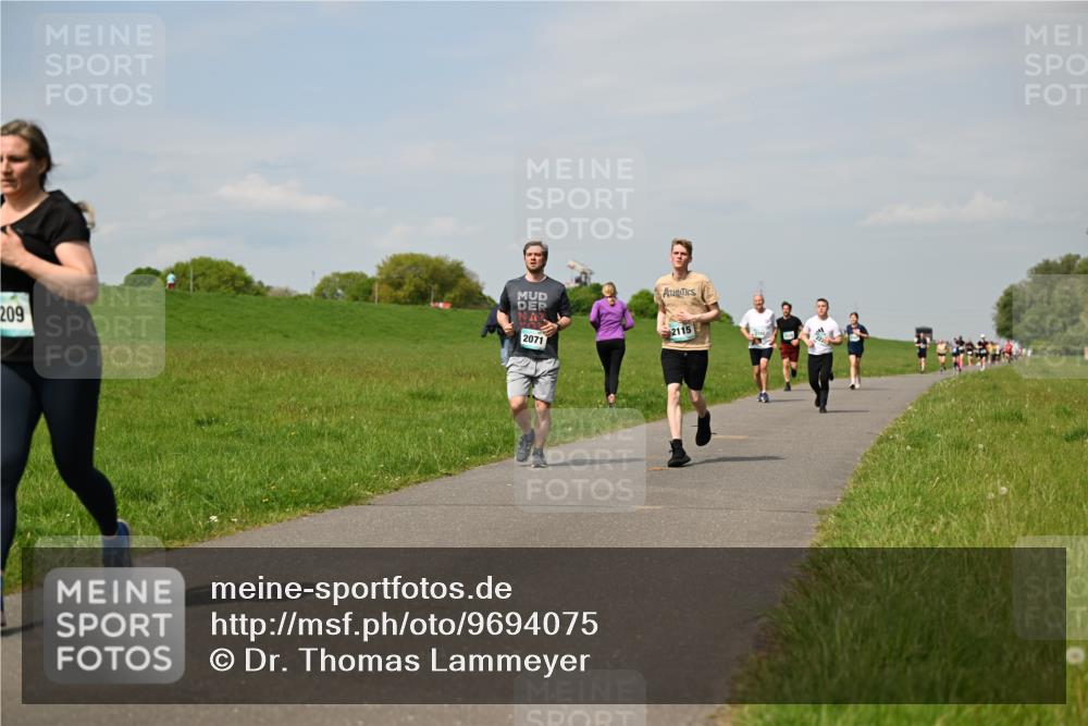 10.05.2026 - 8. Wedeler Halbmarathon Dr. Thomas Lammeyer http://msf.ph/oto/9694075 10.05.2026 11:18:54 Laufen 209, 2115, 2071 meine-sportfotos.de