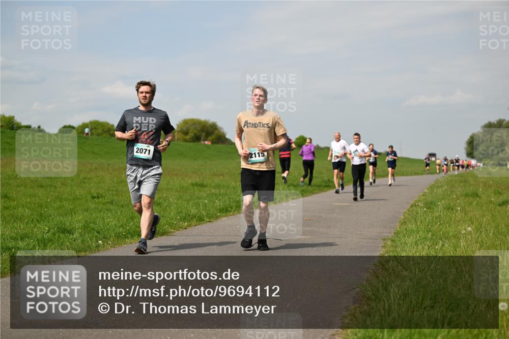 10.05.2026 - 8. Wedeler Halbmarathon Dr. Thomas Lammeyer http://msf.ph/oto/9694112 10.05.2026 11:18:56 Laufen 2071, 2115 meine-sportfotos.de