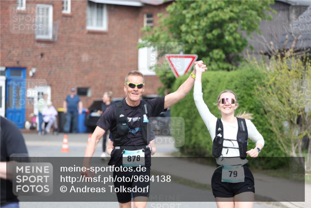 10.05.2026 - 8. Wedeler Halbmarathon Andreas Tolksdorf http://msf.ph/oto/9694138 10.05.2026 10:21:27 Laufen 878, 79 meine-sportfotos.de