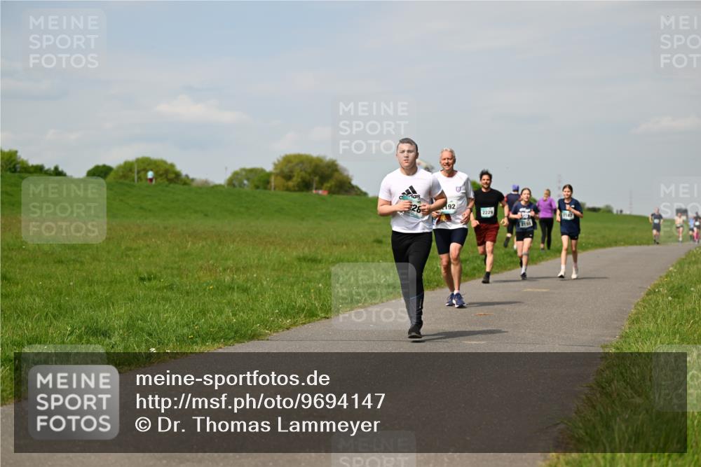 10.05.2026 - 8. Wedeler Halbmarathon Dr. Thomas Lammeyer http://msf.ph/oto/9694147 10.05.2026 11:19:00 Laufen 192, 2229, 2155 meine-sportfotos.de