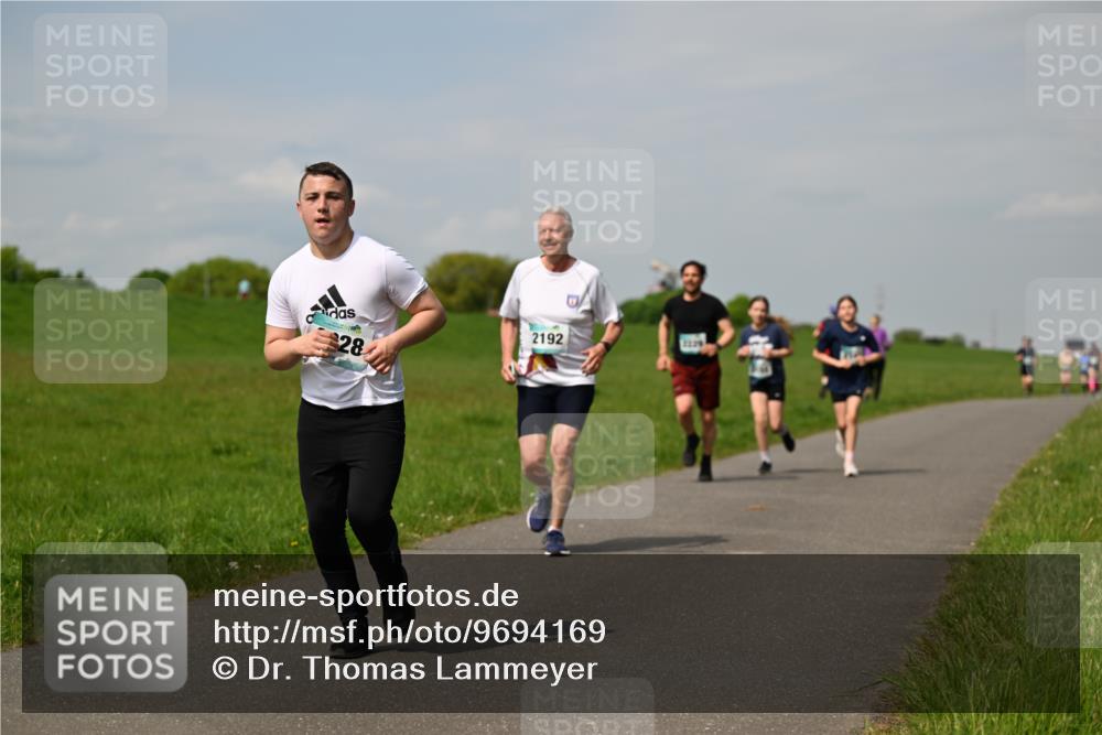 10.05.2026 - 8. Wedeler Halbmarathon Dr. Thomas Lammeyer http://msf.ph/oto/9694169 10.05.2026 11:19:01 Laufen 2192 meine-sportfotos.de