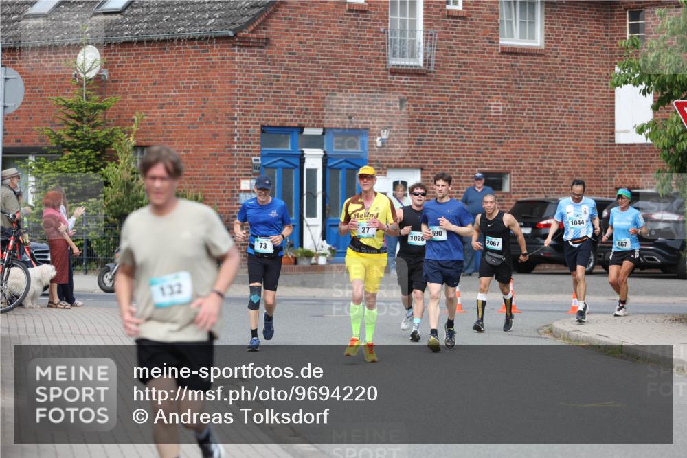 10.05.2026 - 8. Wedeler Halbmarathon Andreas Tolksdorf http://msf.ph/oto/9694220 10.05.2026 10:21:44 Laufen 27, 690, 1026, 2067, 73, 1044, 667 meine-sportfotos.de